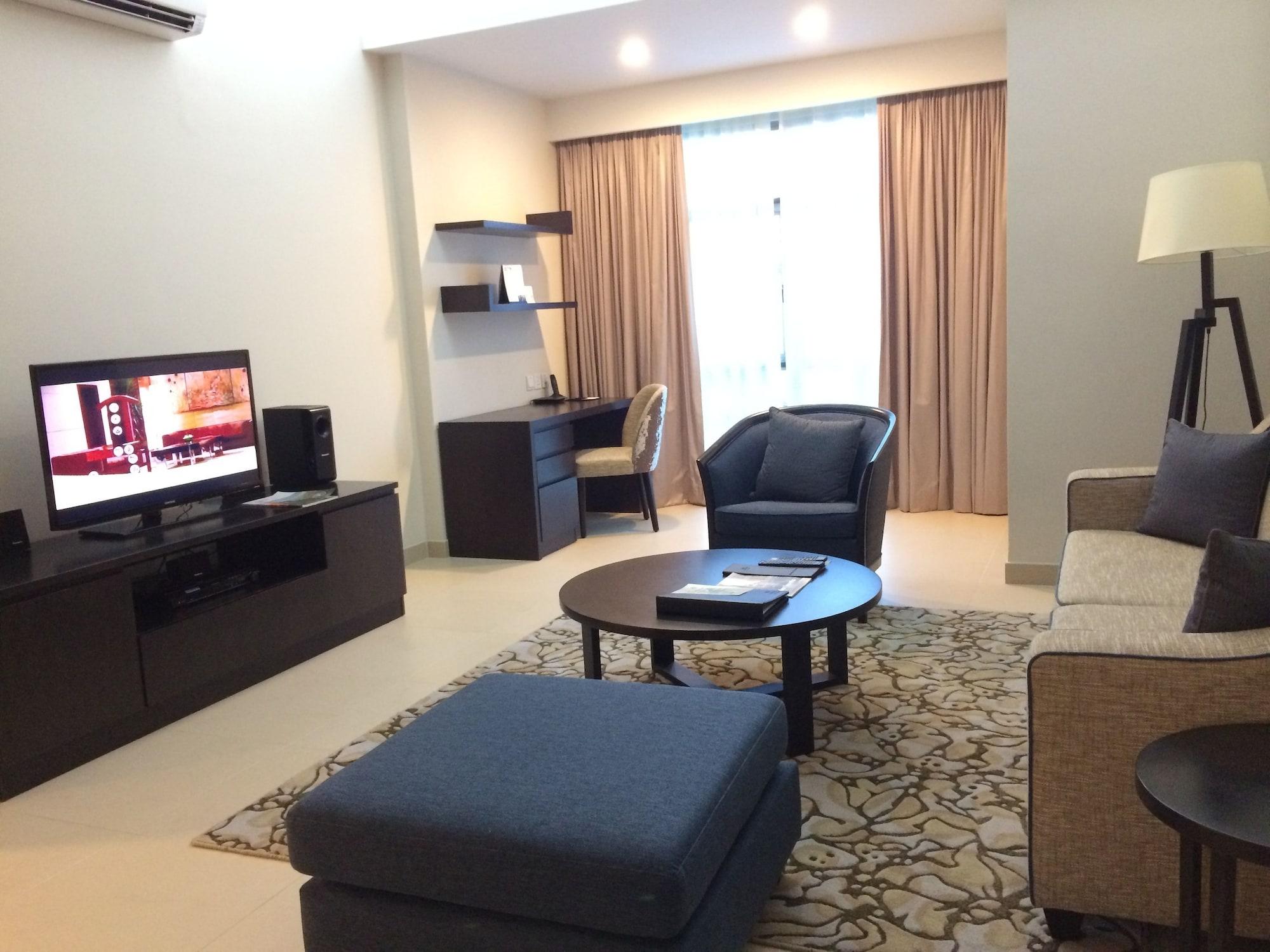 Somerset Ho Chi Minh-byen Eksteriør bilde Living room of a suite at the hotel