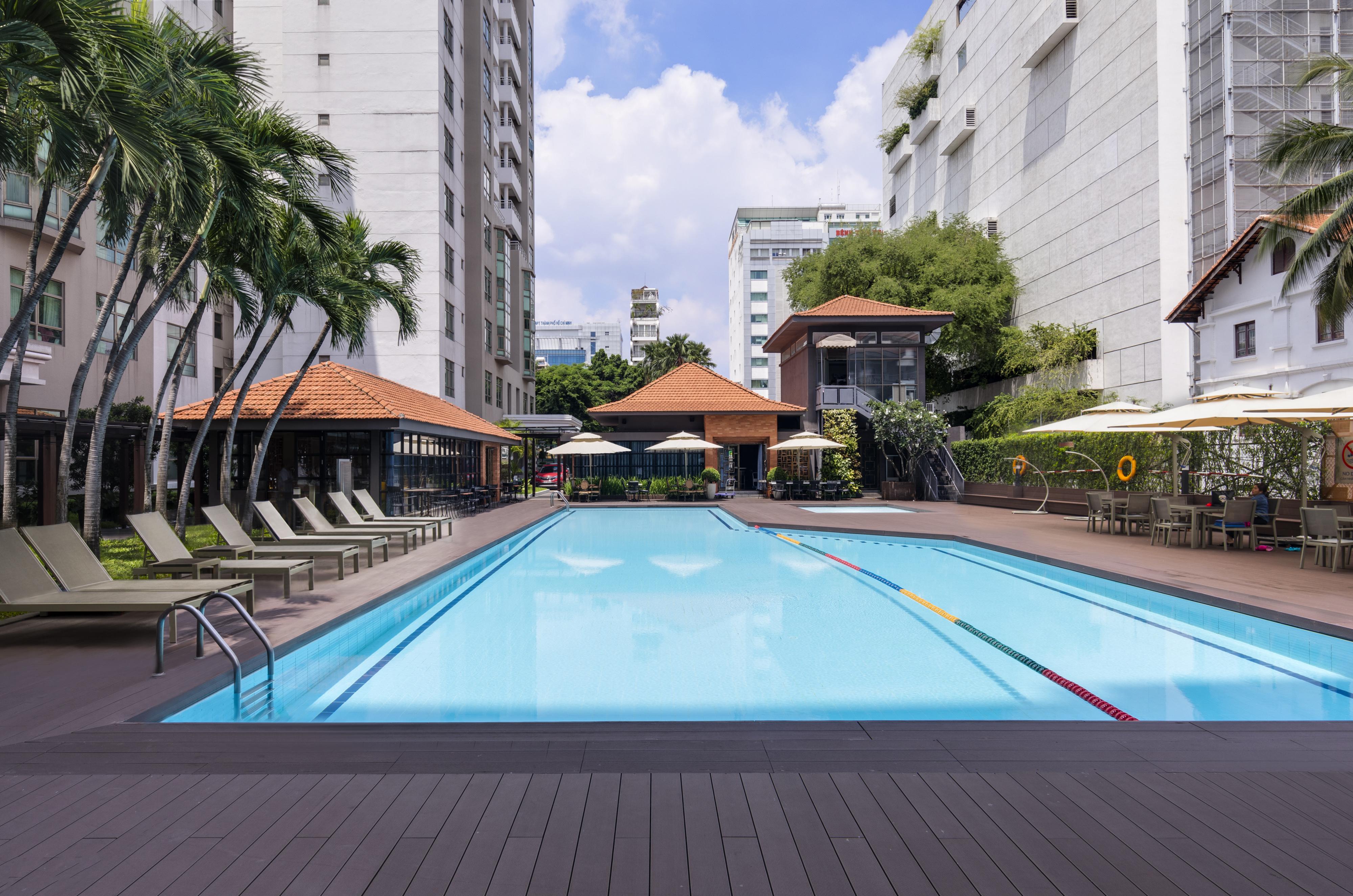 Somerset Ho Chi Minh-byen Eksteriør bilde The swimming pool at the hotel